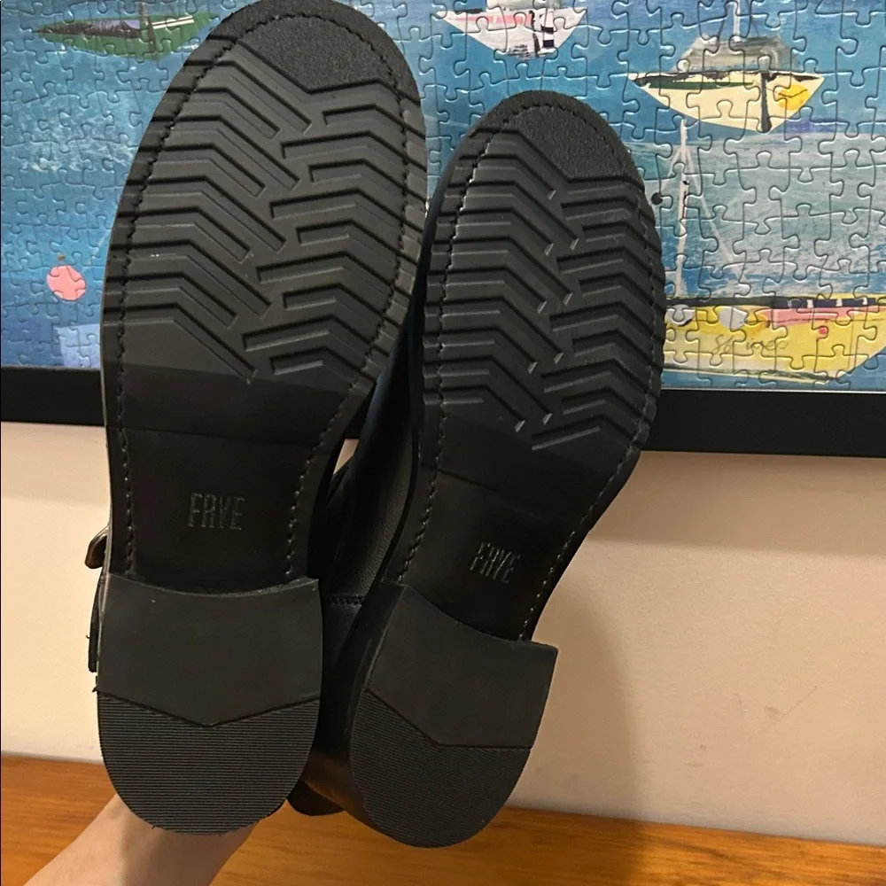Frye Veronica Black Leather Flex Ankle Booties. Size 9.5
